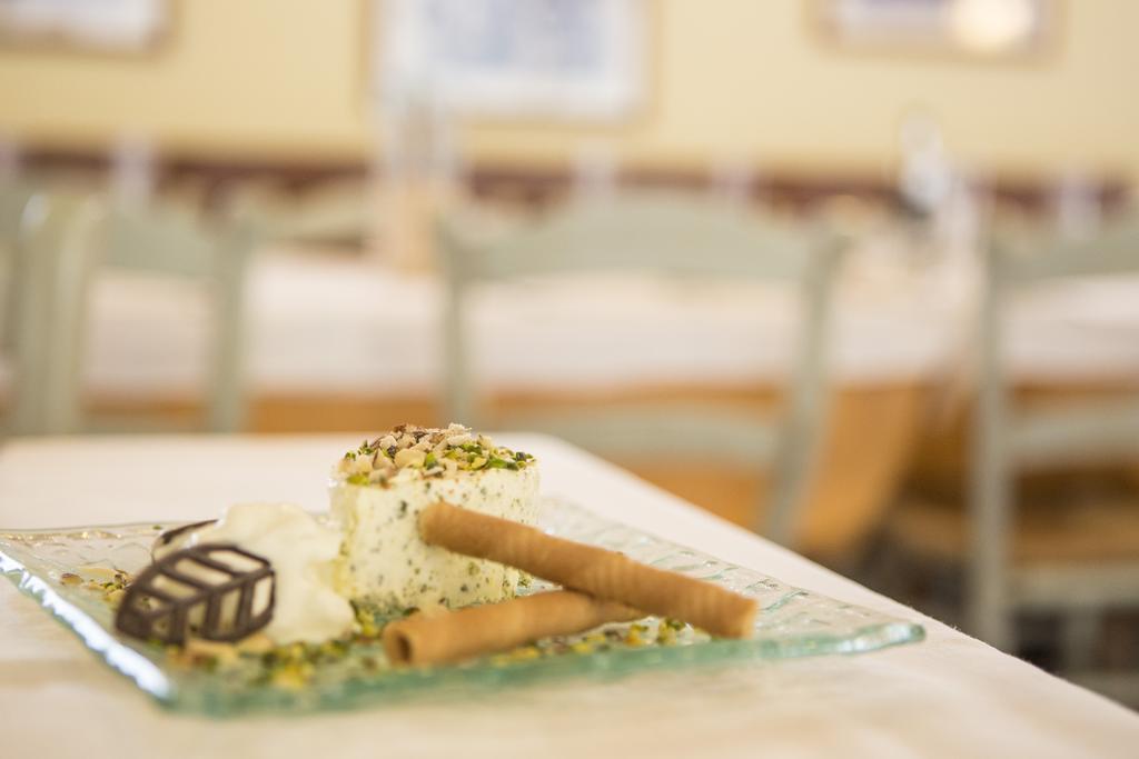 דוסובונו Hotel Antichi Cortili מראה חיצוני תמונה