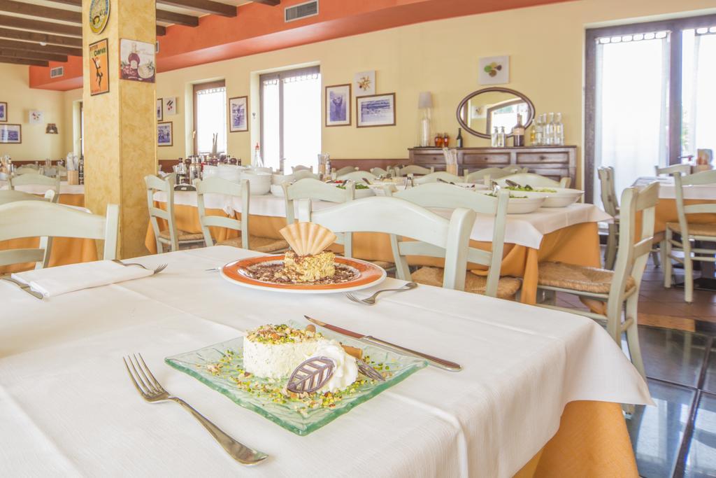 דוסובונו Hotel Antichi Cortili מראה חיצוני תמונה