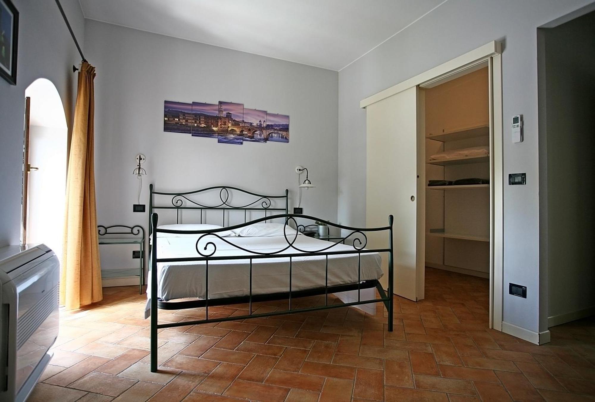 דוסובונו Hotel Antichi Cortili מראה חיצוני תמונה