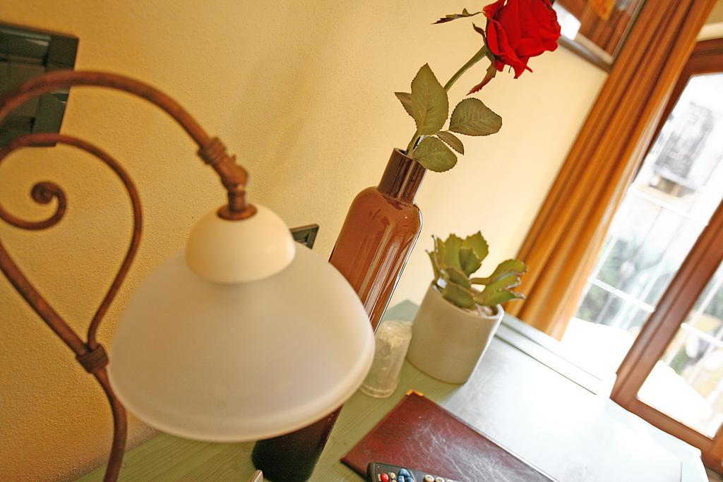 דוסובונו Hotel Antichi Cortili מראה חיצוני תמונה