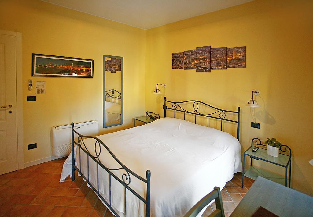 דוסובונו Hotel Antichi Cortili מראה חיצוני תמונה